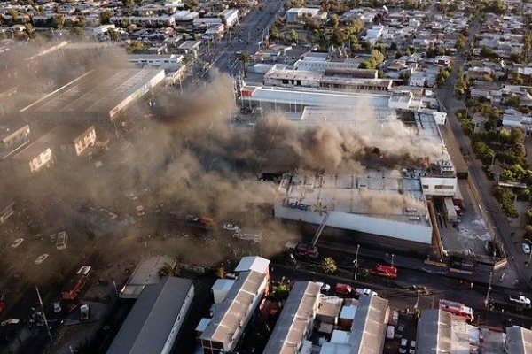 Impacto de estallido social en supermercados: cierre de establecimientos sigue perjudicando acceso a casi medio millón de personas en Santiago