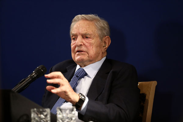 Soros advierte a Trump por estado de la economía en EEUU