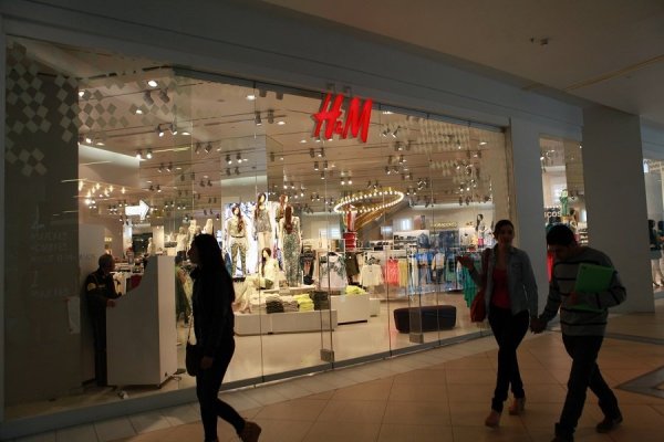 H&M y su sindicato acuerdan reducir jornada laboral a 40 horas semanales sin bajar salarios