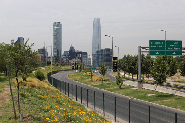 Analistas internacionales están menos pesimistas que los chilenos