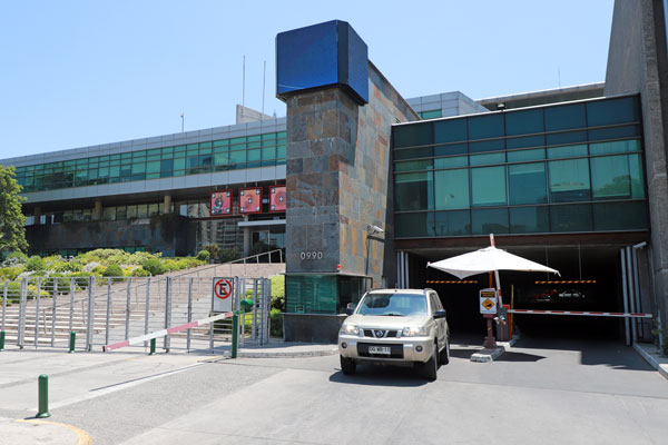 TVN y Clínica Santa María firmarán esta semana contrato de arriendo por estacionamientos