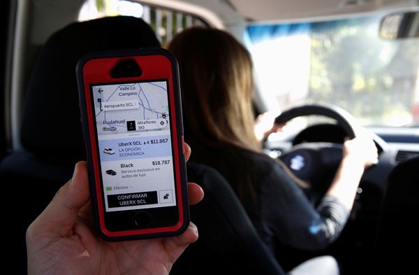 <p>Senado despacha Ley Uber: mantuvo requisito de licencia profesional, pero hizo cambios en la antigüedad del vehículo</p>