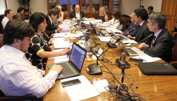 <p>Comisión de Agricultura aprobó por unanimidad el carácter temporal de los derechos de agua y extinción por no uso</p>