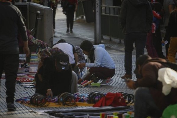 Deterioro del mercado laboral: Empleo asalariado no crece y cuenta propia se dispara