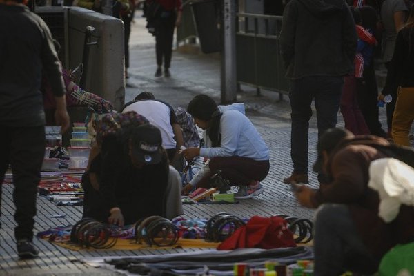 El alza del empleo callejero enciende las alarmas de los expertos