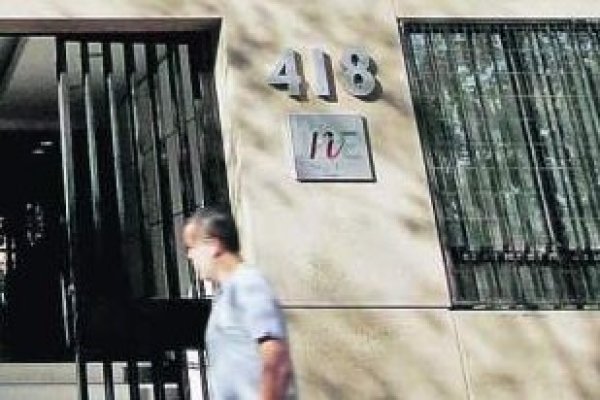 Exfuncionario INE pide rechazar reclamo del servicio ante el TC