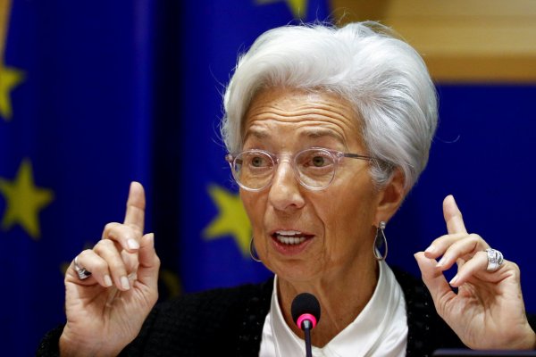 Christine Lagarde plantea que el crecimiento de la zona euro es débil, pero hay indicios de estabilización