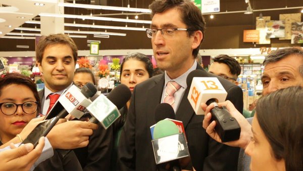 El ministro (s) Pedro Pizarro lanzó ayer el programa laboral Aprendices, destinado a fomentar la inserción de los jóvenes en las empresas.