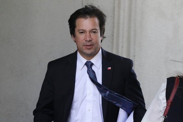 Palacios le explica al Presidente por teléfono denuncia en su contra y descarta irregularidades