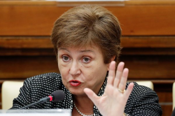 Georgieva afirmó que el fuerte rol del dólar en las economías emergentes podría convertirse en un “amplificador de shocks”. Foto: Reuters