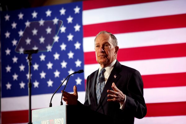 Michael Bloomberg propone reglas más estrictas para Wall Street