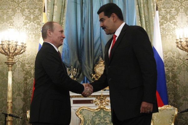 EEUU pone en lista negra a unidad de Rosneft para restringir fondos al gobierno venezolano de Maduro