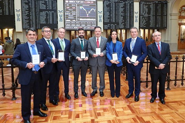 Chile recibe premio en España por emisión de primer bono soberano verde