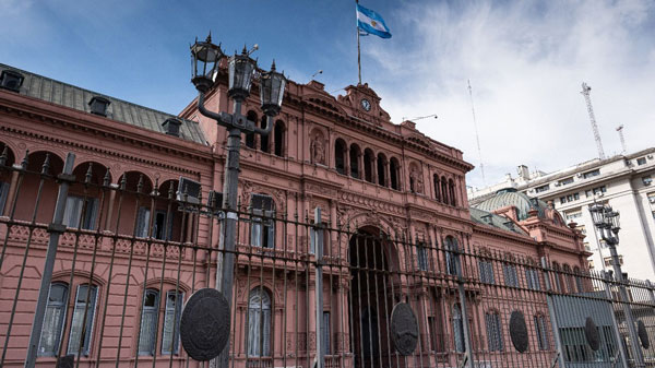 Casa Rosada celebra y el mercado llora tras espaldarazo del FMI a Fernández