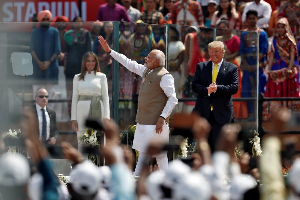 <p>Trump asistió a inauguración del mayor estadio de críquet del mundo. Foto: Reuters</p>