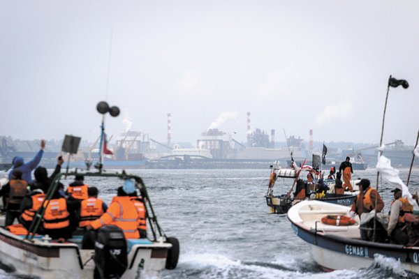 Pescadores y empresas inician conciliación en demanda por contaminación histórica en Quintero
