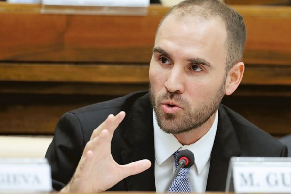 Ministro de Economía argentino se reúne con bancos y fondos en Nueva York