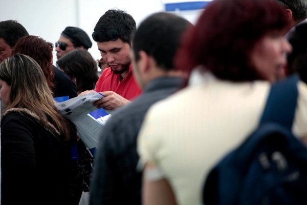 Mercado espera una nueva alza en el desempleo a enero y superaría el 7%