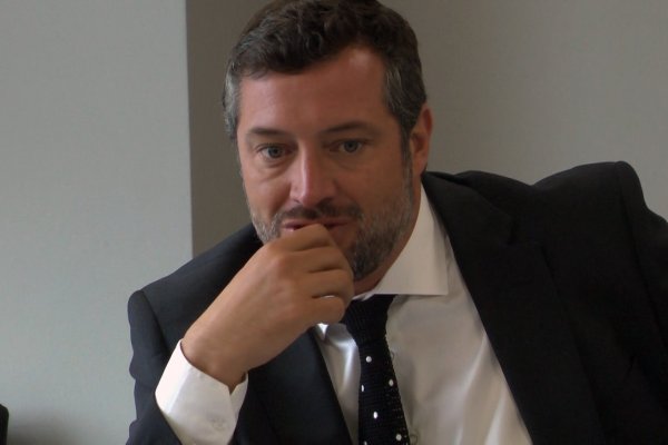 Ministro Sichel llama a la oposición a "poner los pies en la tierra" y apurar discusión sobre pensiones e ingreso mínimo garantizado