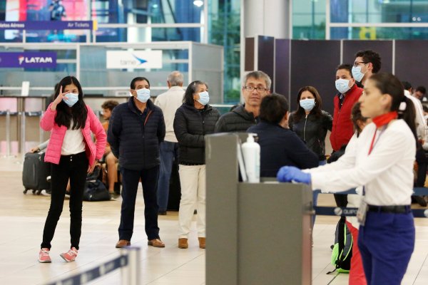 <p>En América Latina, Ecuador ya confirmó su primer caso, sumándose a los dos casos reportados en Brasil y a los cuatro de México. Foto: Reuters</p>