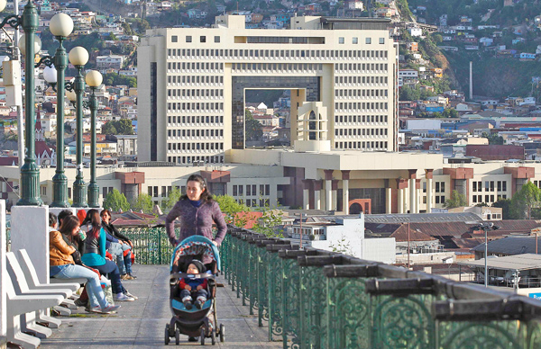 Ingreso mínimo incluirá listado de grandes empresas que paguen bajo los $ 300 mil líquidos