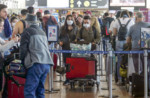 Se confirma coronavirus en Chile y CMF oficia a aseguradoras por planes de contingencia