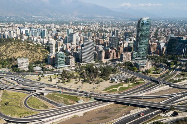 Capital Economics advierte "golpe mayor" en Chile por efecto de coronavirus en precios de commodities