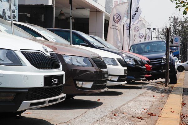 Mercado automotriz: Venta de vehículos híbridos registra alza durante febrero y modelos convencionales caen más de un 20%