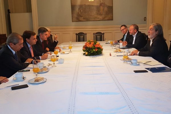 Grandes empresarios reconocen que "estamos viviendo un lunes negro" ante desplome bursátil