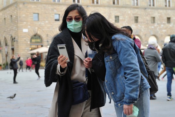 España suspende vuelos con Italia, Austria cierra su frontera en el sur y Paraguay se suma a cancelar eventos por coronavirus
