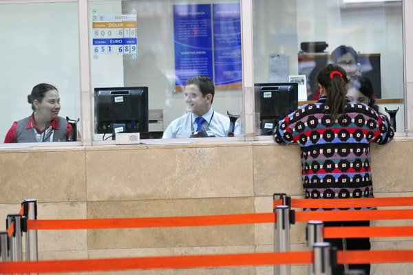 Banca adopta medidas para proteger a clientes y colaboradores por coronavirus