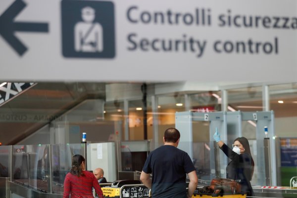 Aeropuertos de Roma anuncian cierres e Italia se convierte en paria del coronavirus