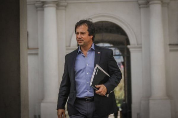 Ministro de Economía pide a inversionistas locales no postergar sus proyectos ante incertidumbre por crisis social y coronavirus