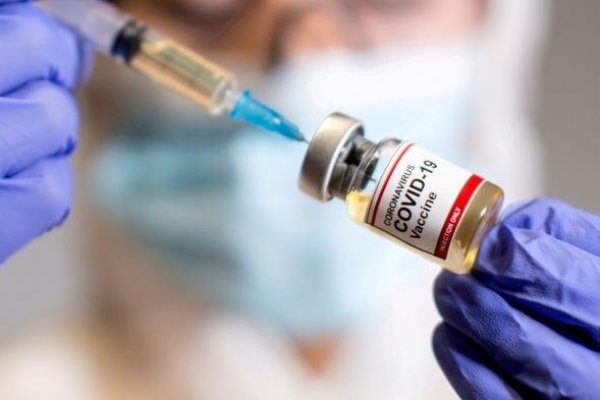 Moderna prevé que las vacunas serán menos efectivas contra la variante  ómicron - Diario Financiero