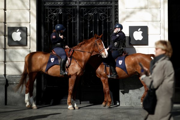 Ahora es el turno de Apple: Francia golpea al gigante del iPhone con millonaria multa por colusión
