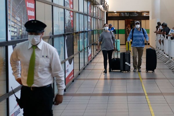 Aerolíneas exigen al Estado el pago de pasajes aéreos pendientes
