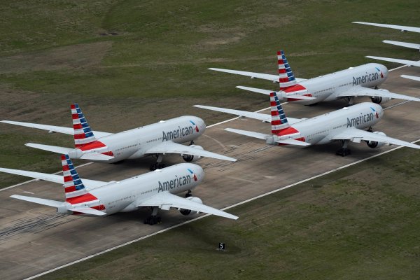 Legisladores de EEUU se acercan a acuerdo por US$ 32 mil millones para rescatar a sector de aviación