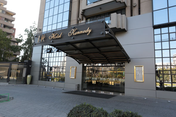 Hoteles emblemáticos del sector oriente de Santiago han cerrado sus puertas. Foto: José Montenegro