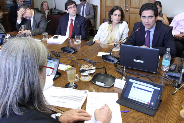 El Gobierno defendió el contenido del proyecto ayer en la comisión de Trabajo del Senado. Foto: Senado