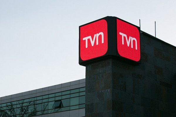 TVN hace nuevos cambios y despide a su director de Programación - Diario Financiero