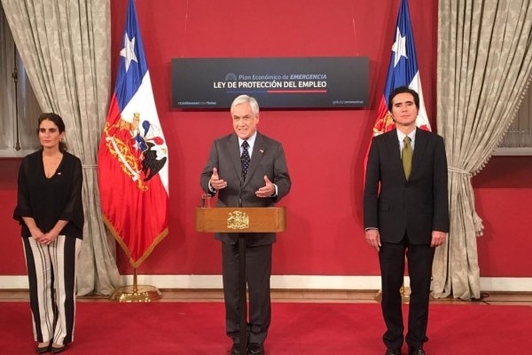 Piñera promulga ley de protección del empleo y anticipa que “abril será el mes más difícil” por coronavirus