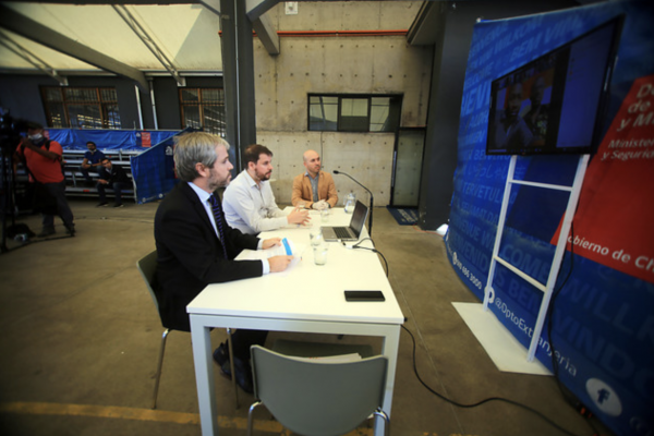 <p>Extienden vigencia de cédulas a migrantes y digitalizan trámites para extranjeros</p>