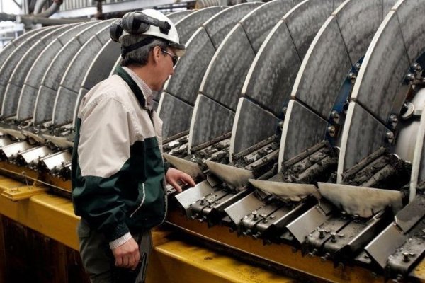 Minera del grupo Luksic dice que impacto del virus en la producción es "limitado" hasta la fecha