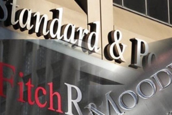 Calificadoras afrontan duras críticas tras ola de rebajas de notas a empresas