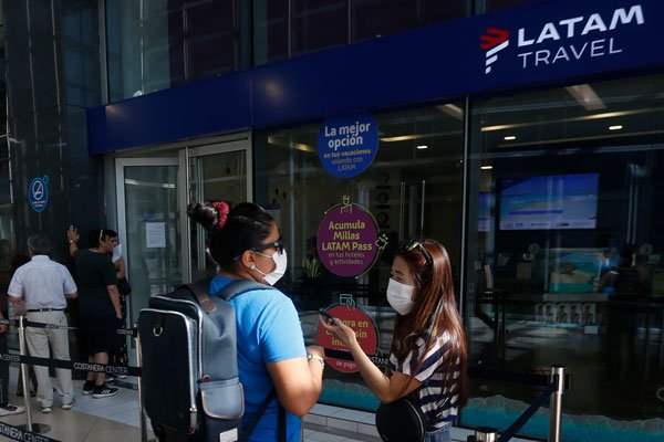 Las millas Latam Pass también sucumbieron ante la crisis