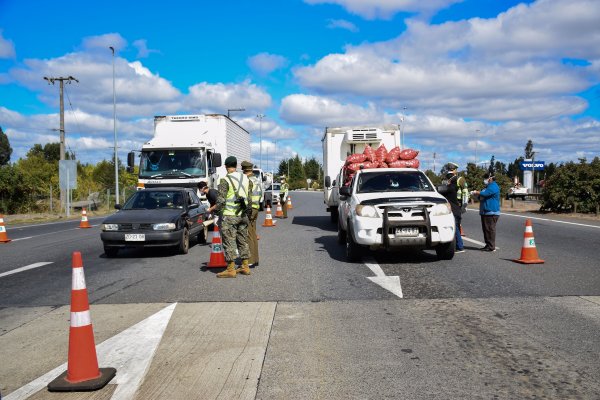 Activos controles sanitarios por coronavirus ayer en Temuco.