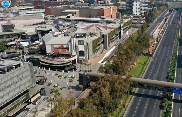 A Parque Arauco la que describen como dueña de un “portafolio de malls de alta calidad”.