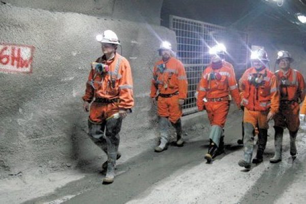 Codelco suspende a contratistas por 30 días y les pide acogerse a nueva ley de protección al empleo