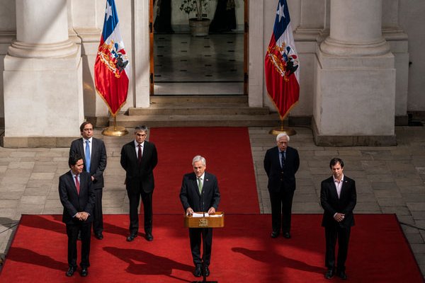 El anuncio fue realizado en el Palacio de La Moneda por el presidente Piñera y las principales autoridades del Estado en materia económica. Foto: Presidencia