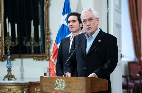 El Presidente Sebastián Piñera junto al titular de Hacienda, Ignacio Briones. Foto: Presidencia